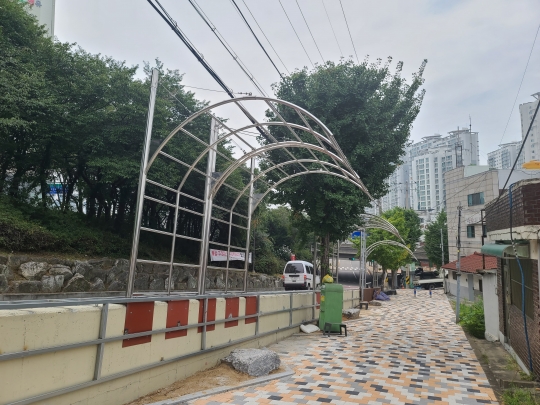 송희마을 보행환경 개선공사 장미아치